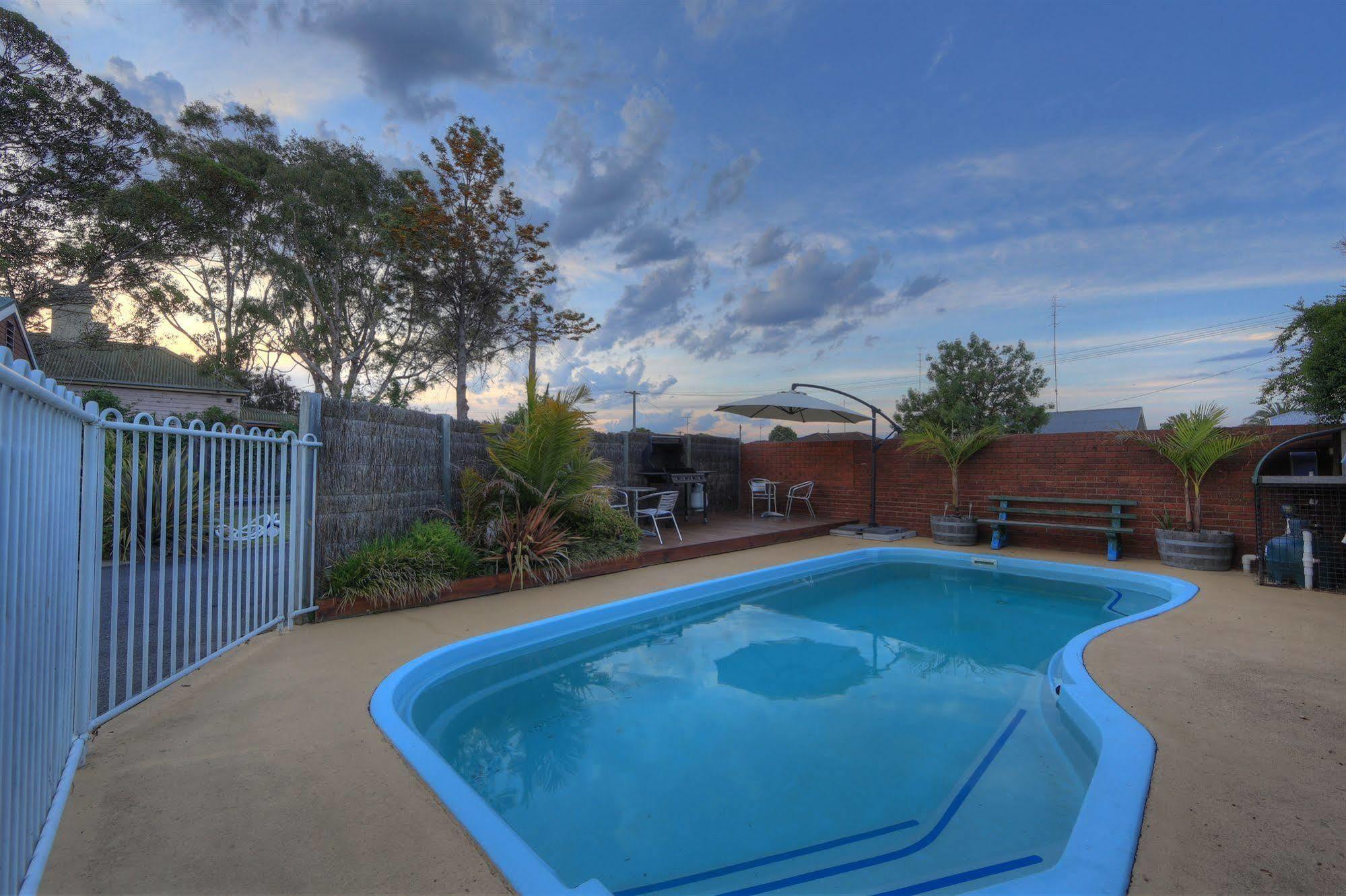 Bairnsdale Tanjil Motor Inn Екстер'єр фото