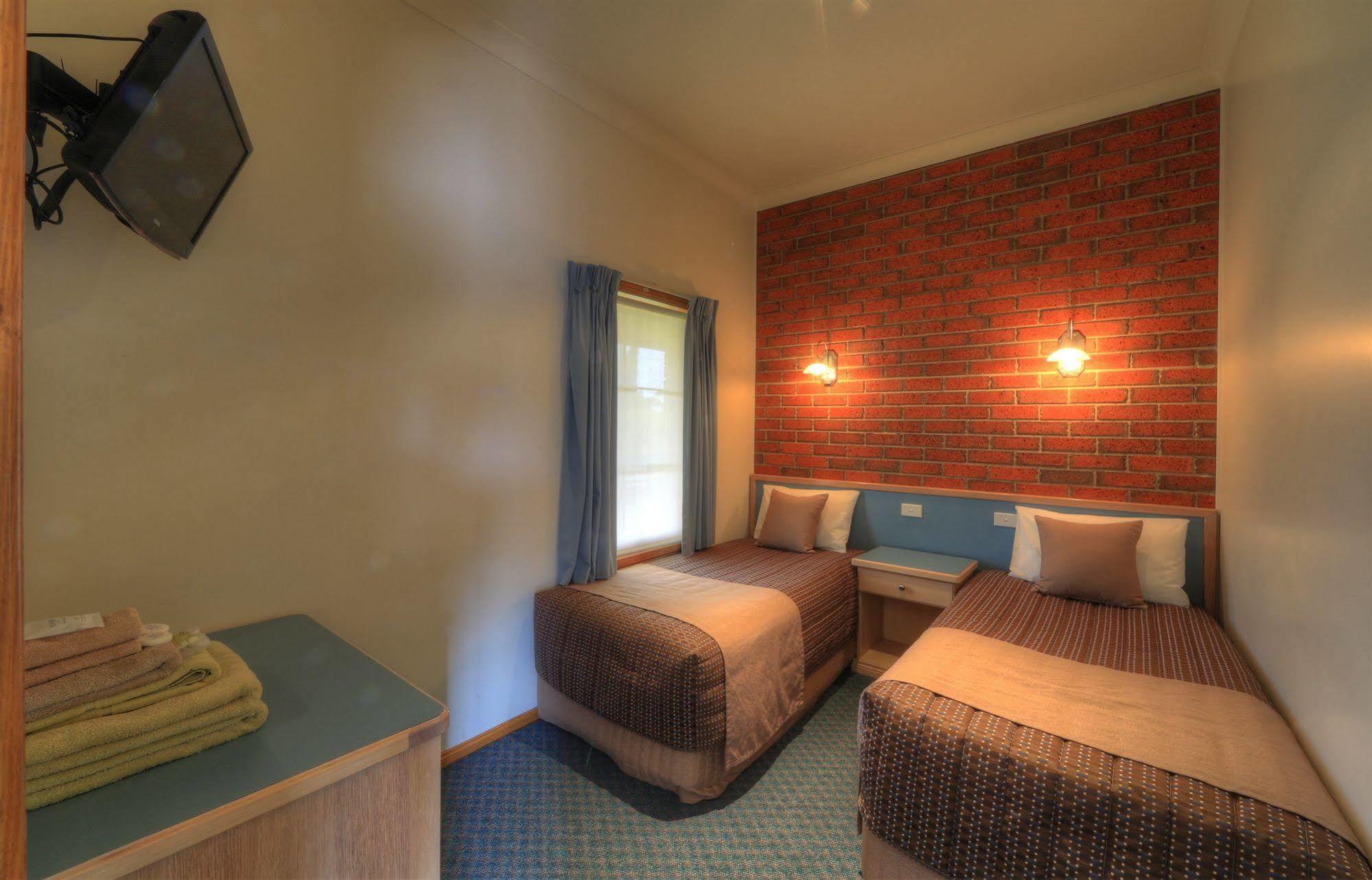 Bairnsdale Tanjil Motor Inn Екстер'єр фото
