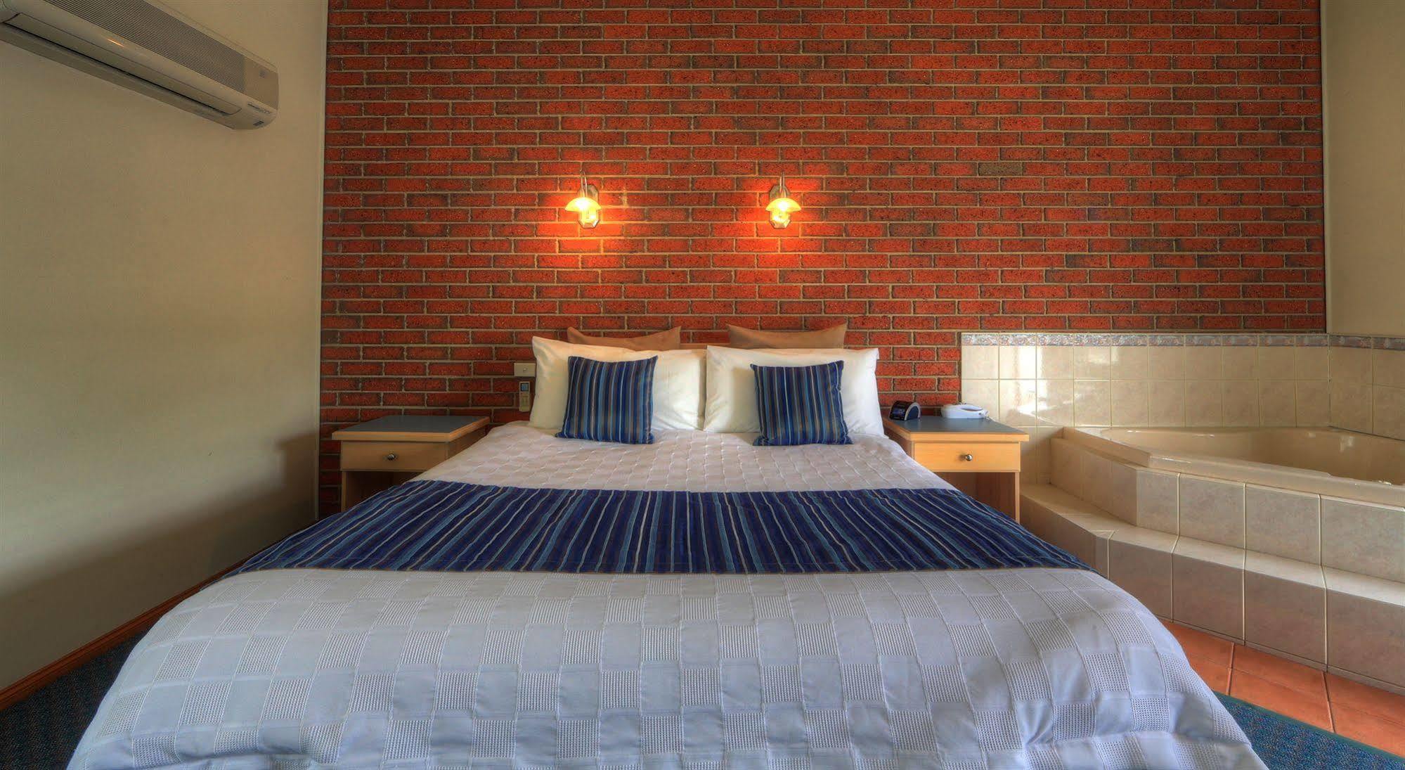 Bairnsdale Tanjil Motor Inn Екстер'єр фото